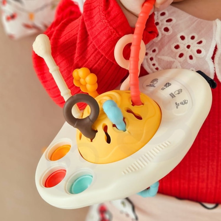 woopie-baby-zabawka-sensoryczna-montessori-gryzak-grzechotka-wielofunkcyjny-ufo (4).jpg