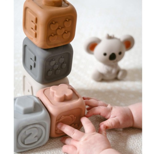 woopie-baby-zestaw-edukacyjna-piramdka-klocki-sensoryczne-2w1-gryzak-cyferki (1).jpg