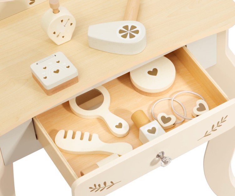 Biureczko po demontażu lustra – funkcja 2w1 w toaletce Elly.