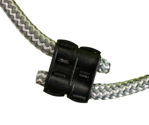 Huśtawka dziecięca z regulacją lin – możliwość dopasowania wysokości do wzrostu dziecka i miejsca montażu.