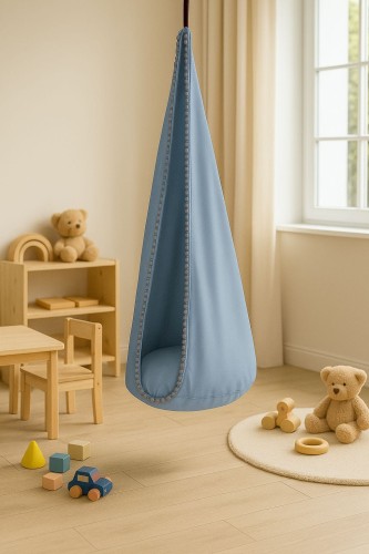 Huśtawka kokon zapewniająca poczucie bezpieczeństwa i komfortu brudny niebieski
