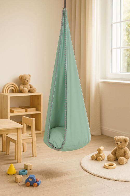 Przytulna huśtawka do kącika zabaw. kolor szałwia