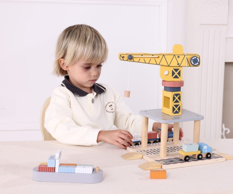 Bezpieczna zabawka drewniana – morska stacja przeładunkowa