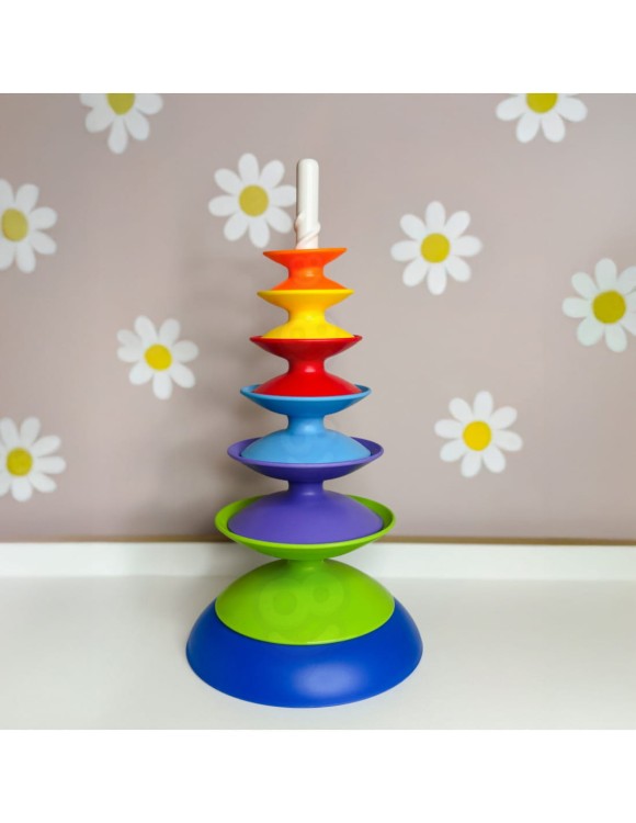 Pierwsza piramidka dla dziecka – zabawka wspierająca koncentrację