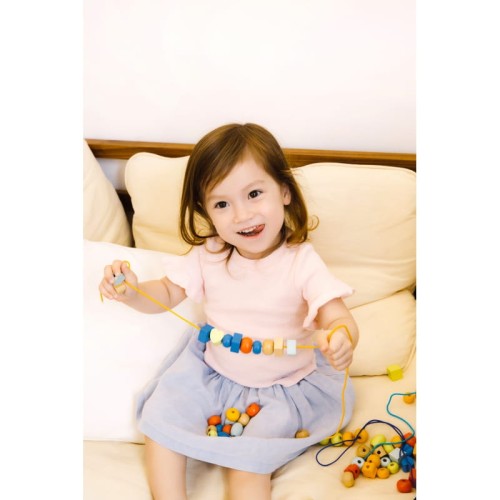 classic-world-drewniane-koraliki-do-nawlekania-96-elementow (1).jpg